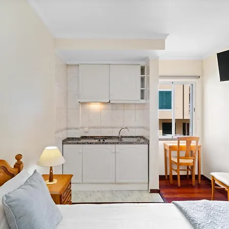 Апартаменты Ribeira Brava Studios *