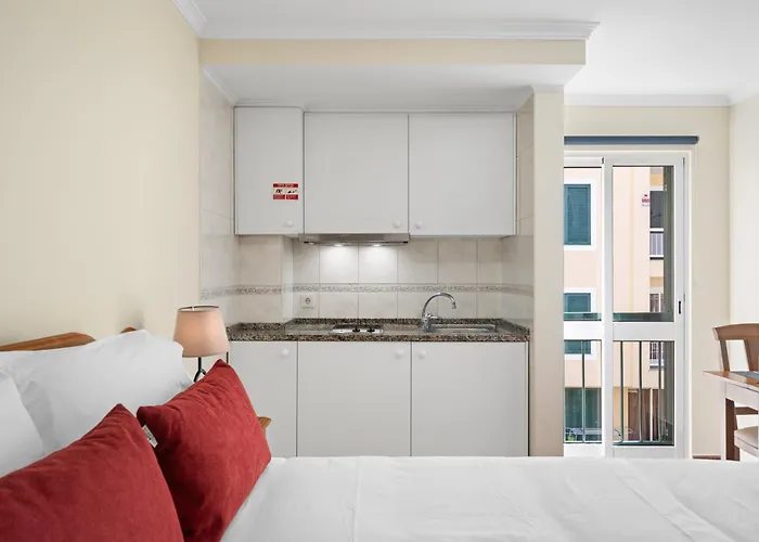 Апартаменты Ribeira Brava Studios Рибейра-Брава